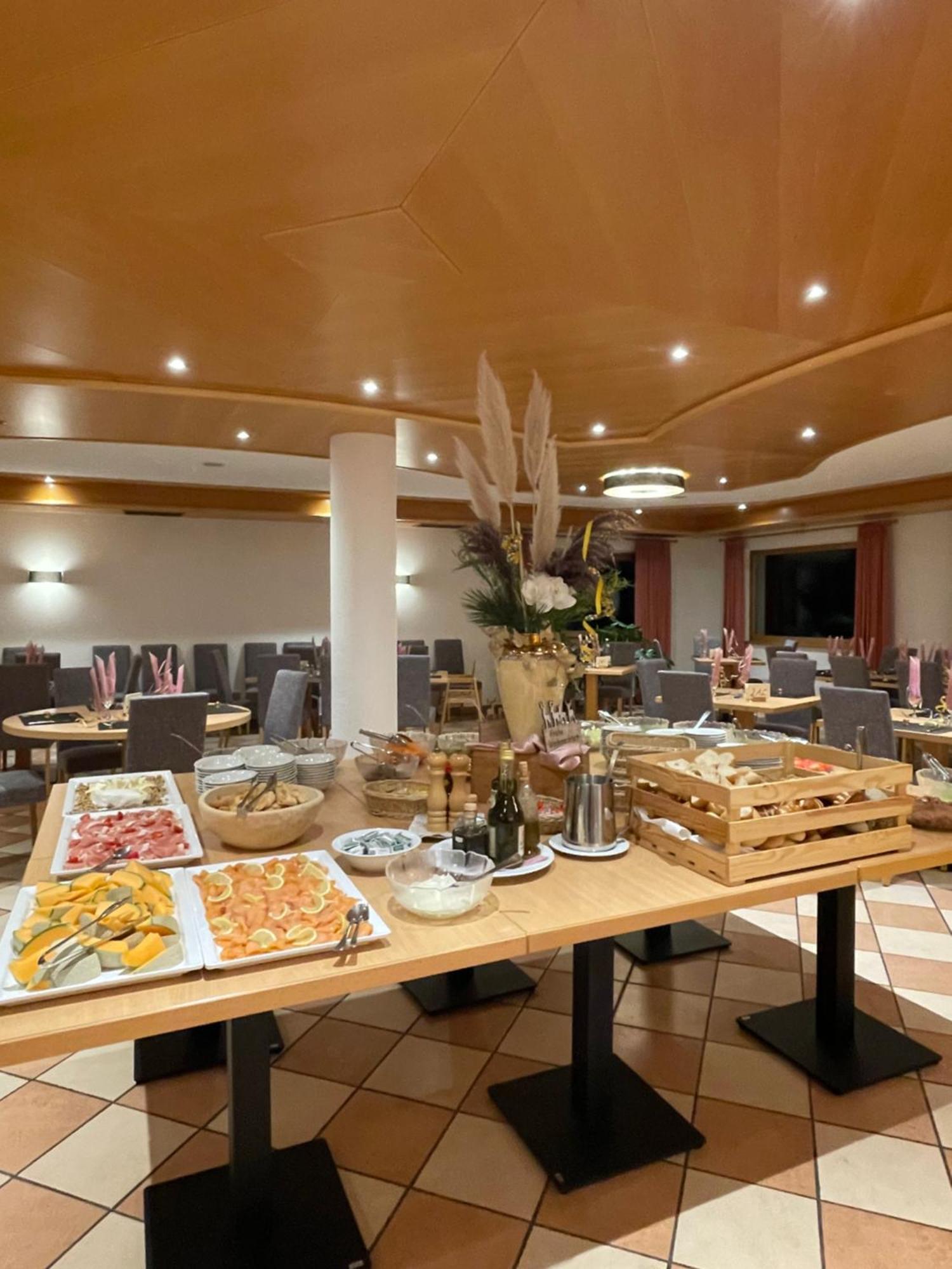 Larch Hotel 3*