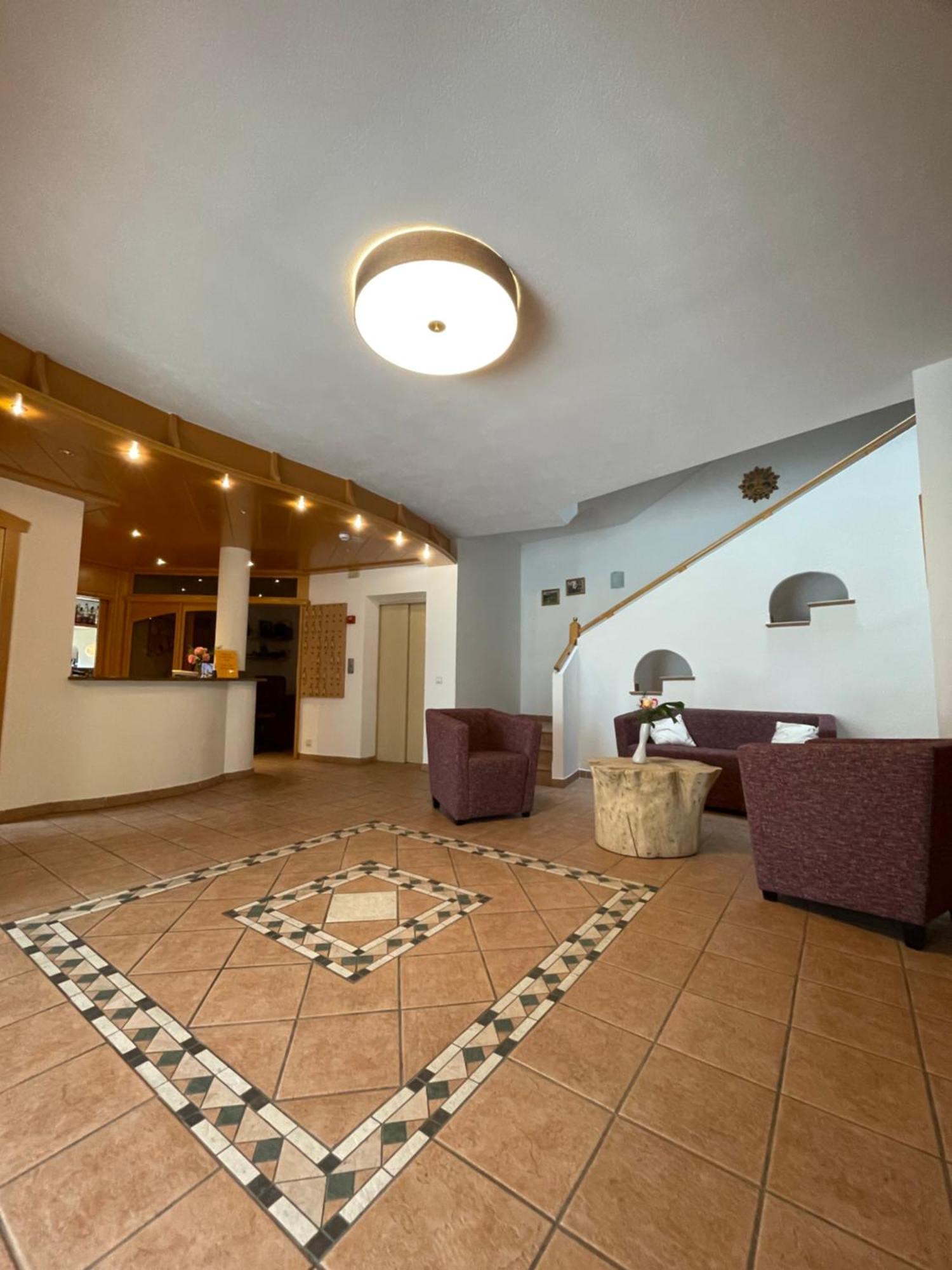Hotel Larch 3*