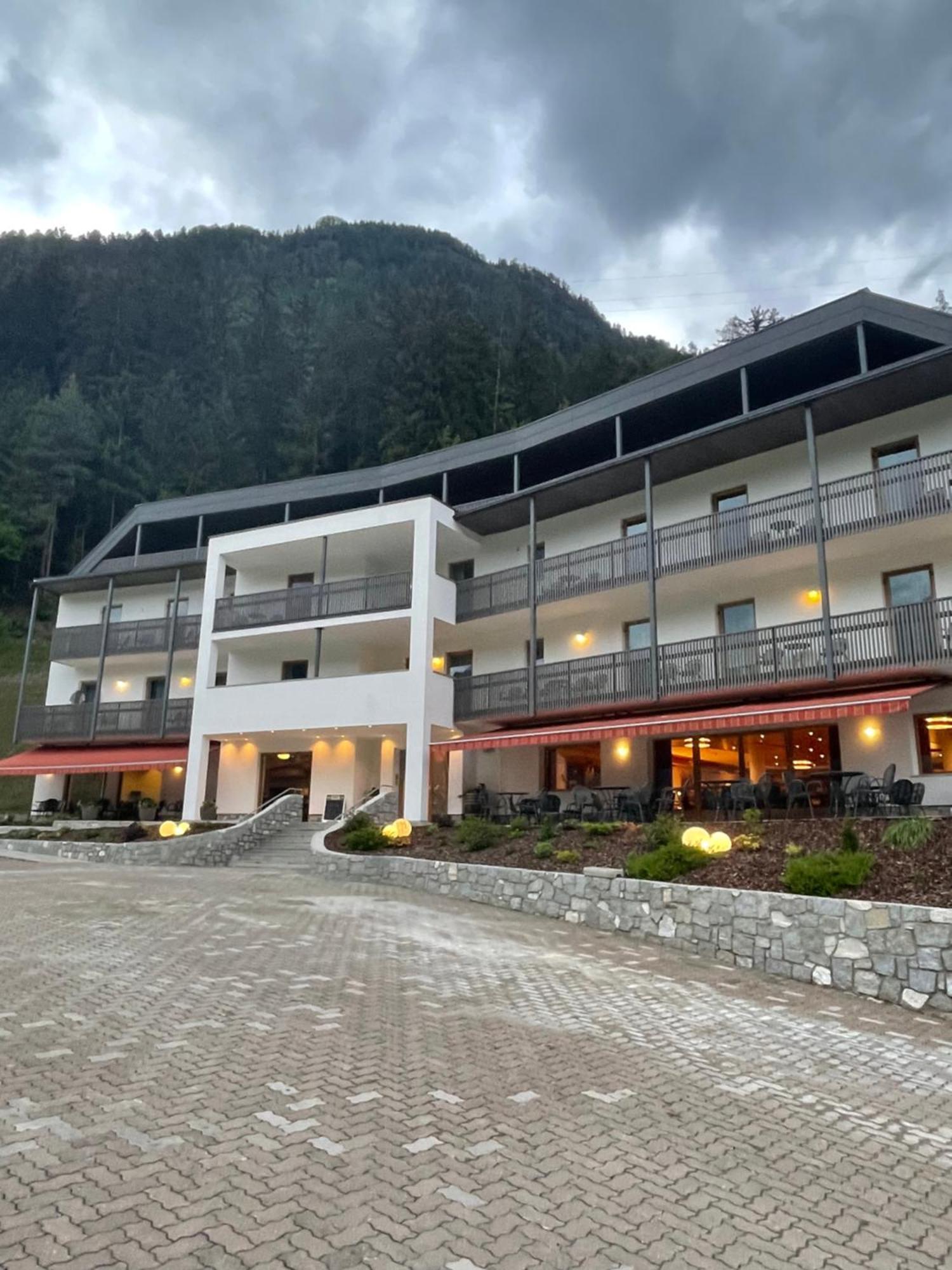 Larch Hotel