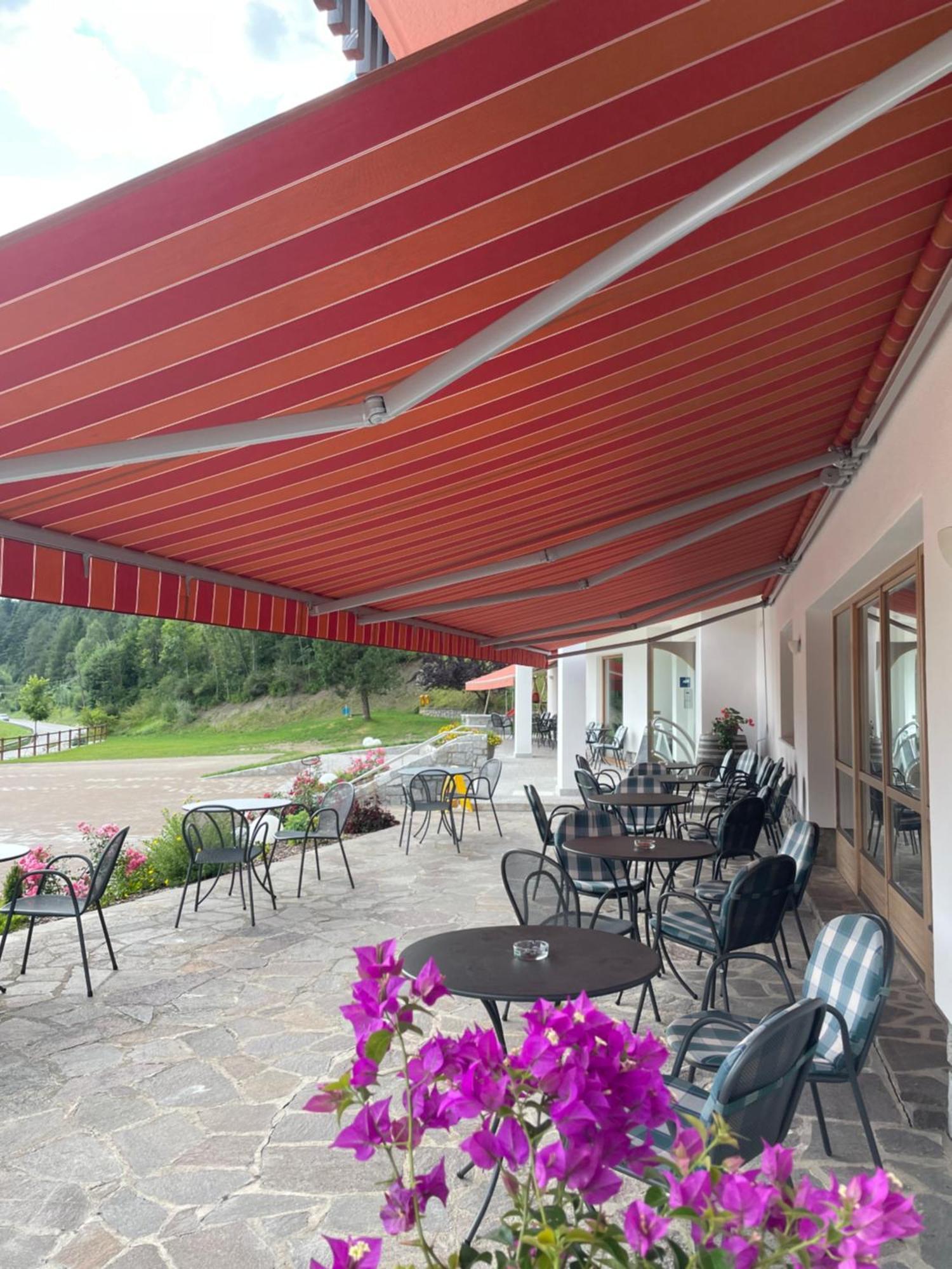 Larch Hotel 3*