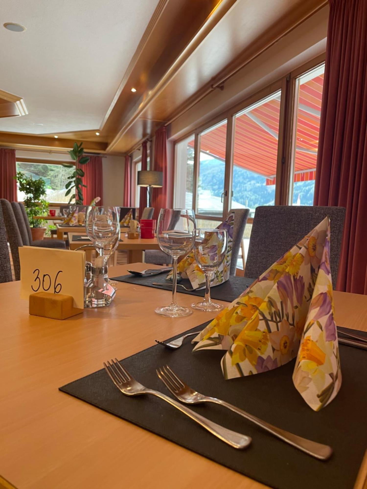 Larch Hotel 3*