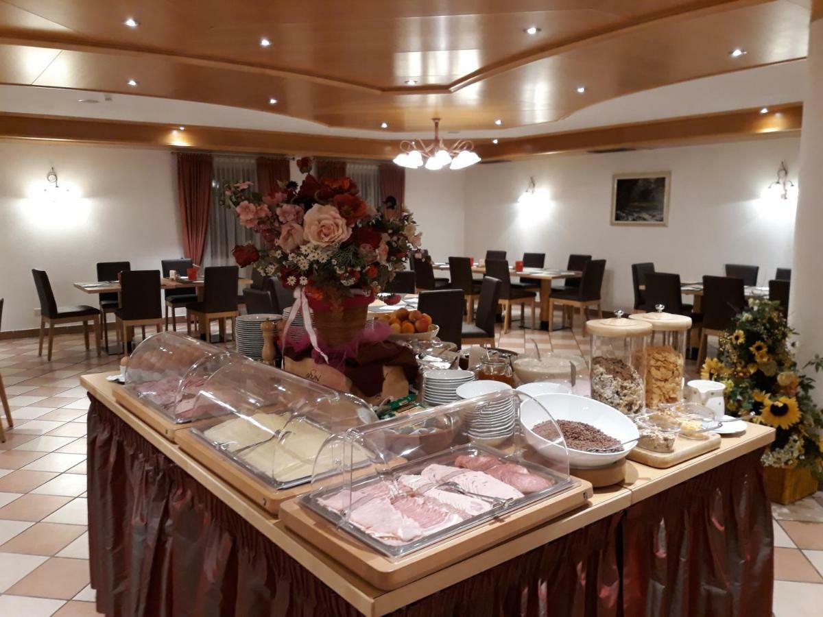 Larch Hotel 3*